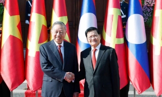 Tổng Bí thư Tô Lâm chứng kiến Lễ trao các văn kiện hợp tác Việt Nam-Lào